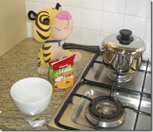 Schnubbs making some healthy vegetable soup